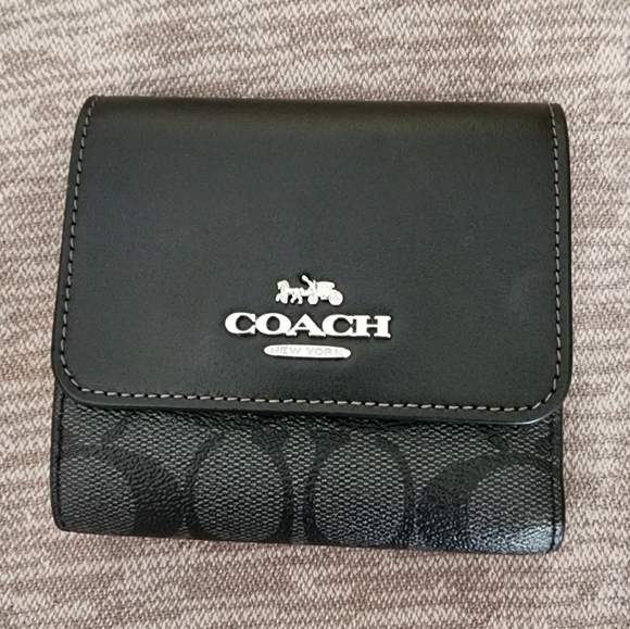 COACH Small Trifold Wallet In Blocked Signature Canvas - Picture 3 of 8
